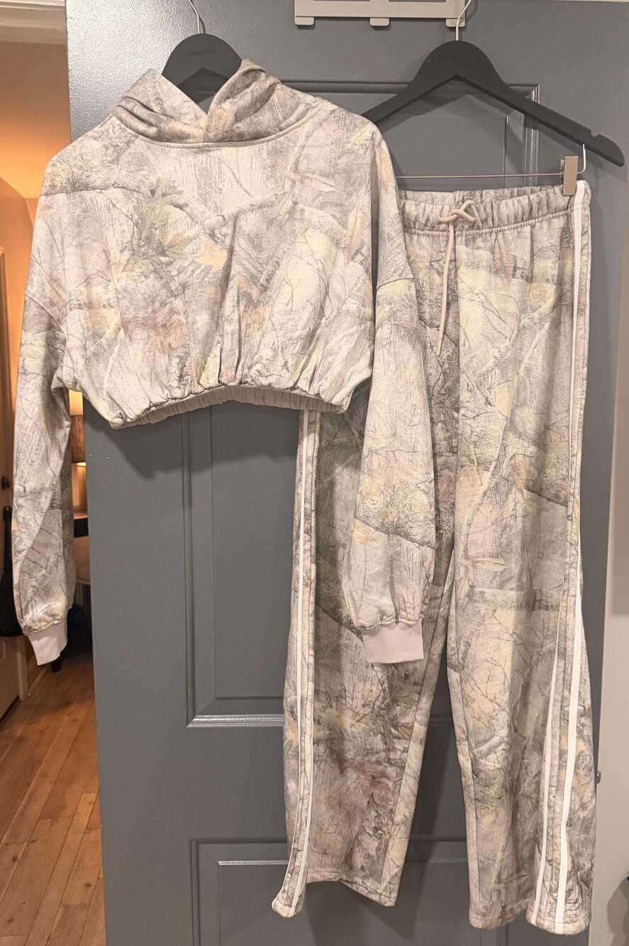 Mayse Bubble Hem Cropped Hoodie and sweatpants Camo size Small / Medium